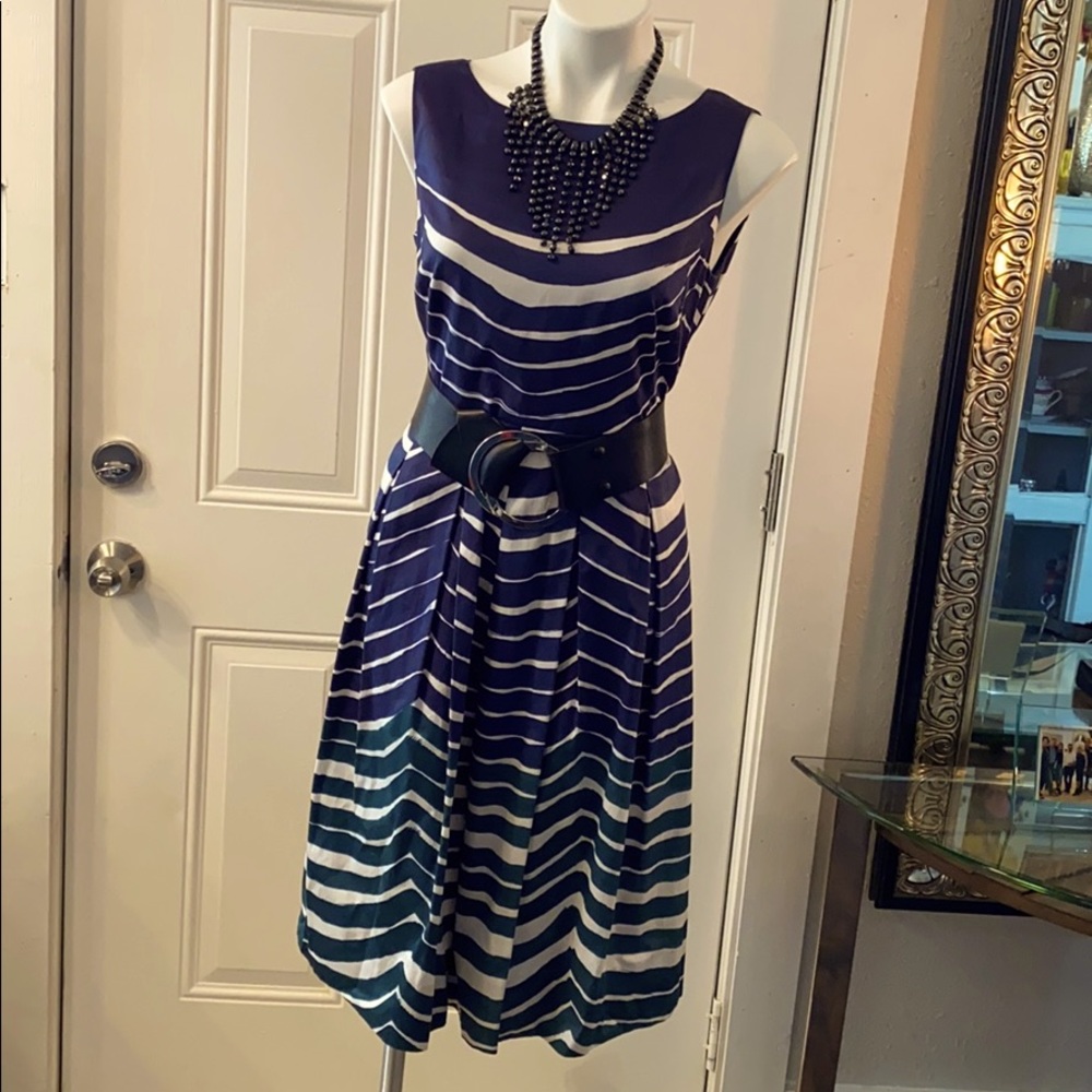💚💙 Striped gradient dress with pleats. 💙💚
